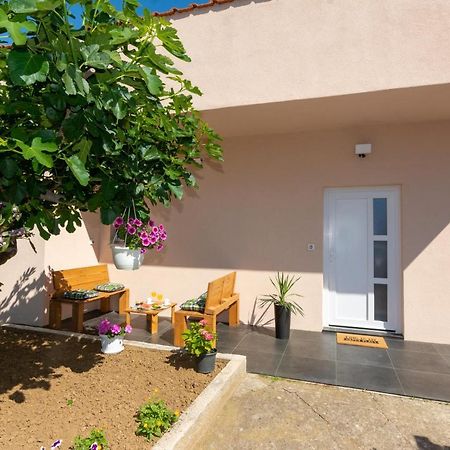 Lovely Apartment M&K In Peaceful Area - زادار المظهر الخارجي الصورة