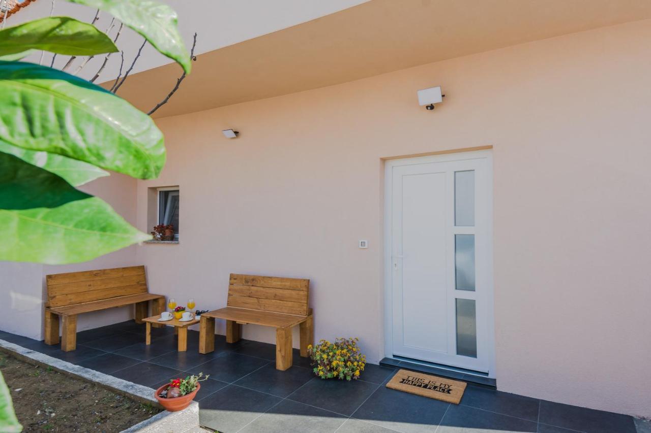 Lovely Apartment M&K In Peaceful Area - زادار المظهر الخارجي الصورة