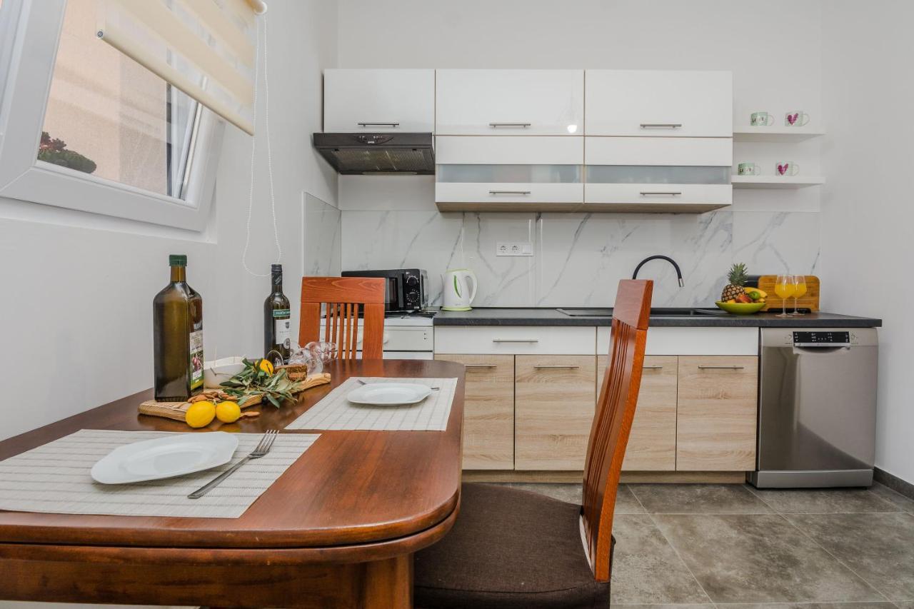 Lovely Apartment M&K In Peaceful Area - زادار المظهر الخارجي الصورة