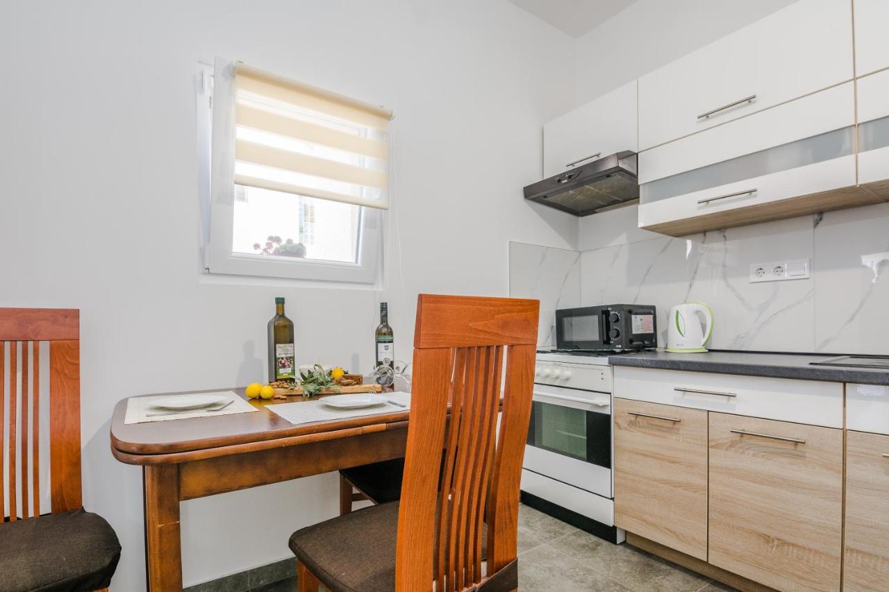 Lovely Apartment M&K In Peaceful Area - زادار المظهر الخارجي الصورة