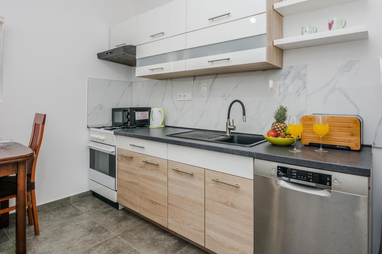 Lovely Apartment M&K In Peaceful Area - زادار المظهر الخارجي الصورة