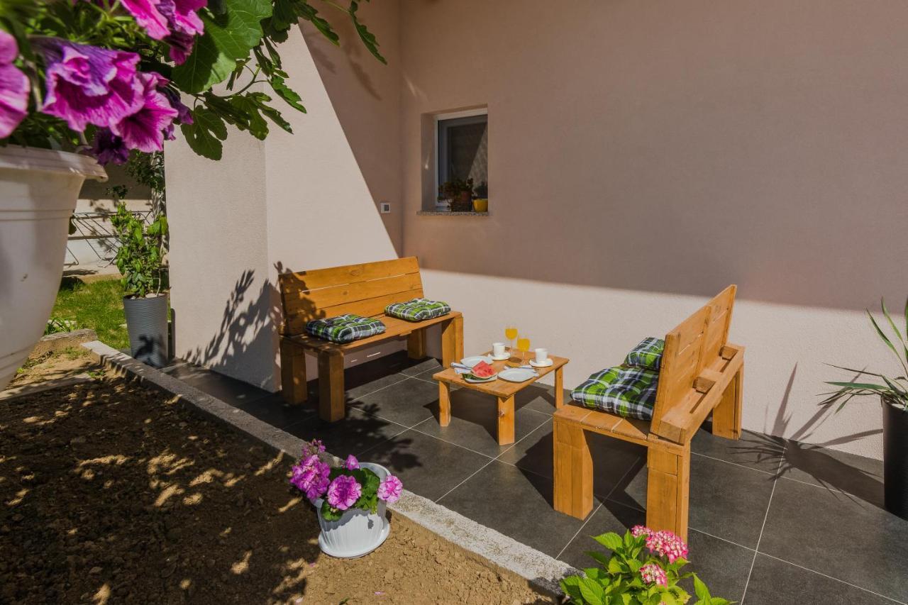 Lovely Apartment M&K In Peaceful Area - زادار المظهر الخارجي الصورة