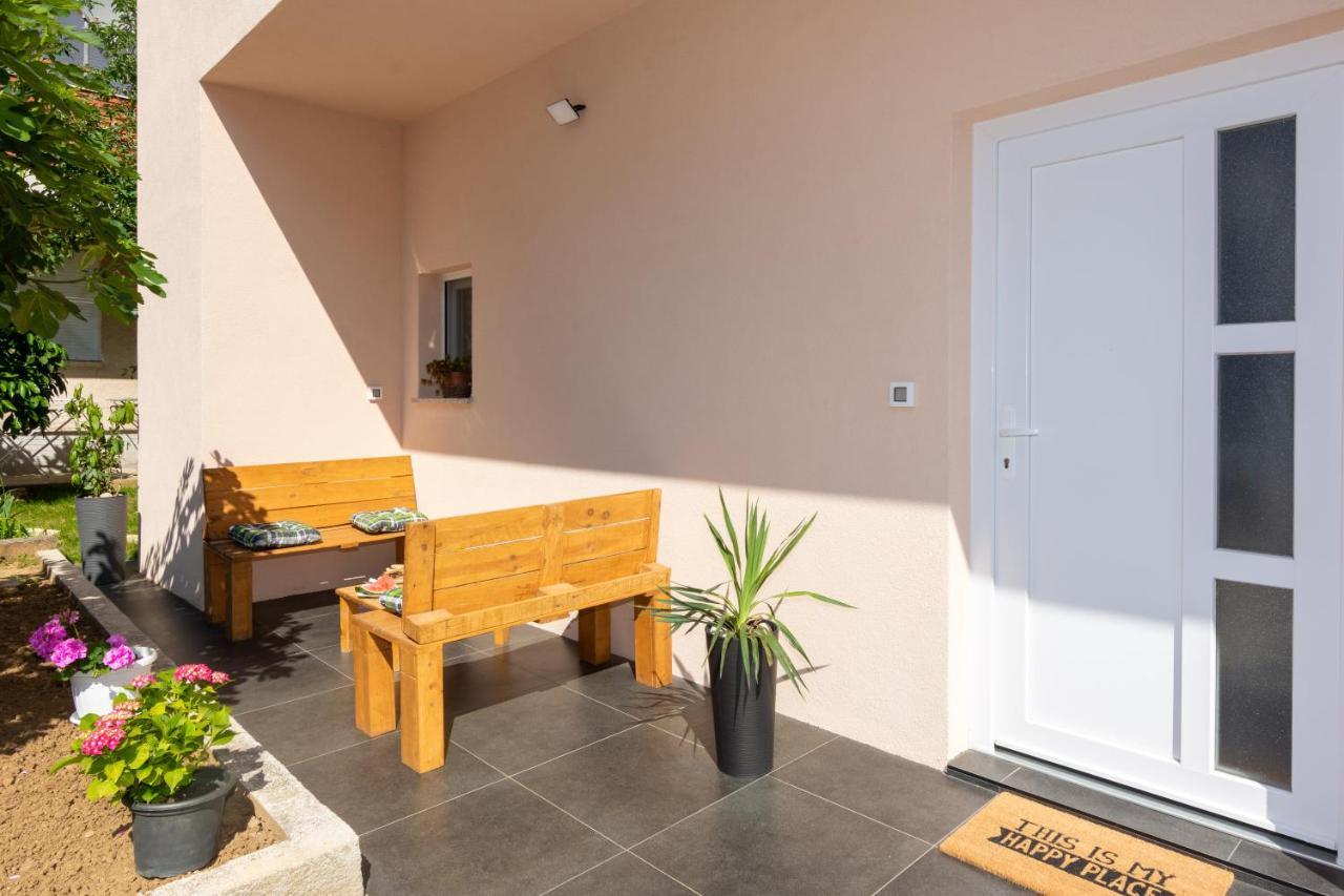 Lovely Apartment M&K In Peaceful Area - زادار المظهر الخارجي الصورة