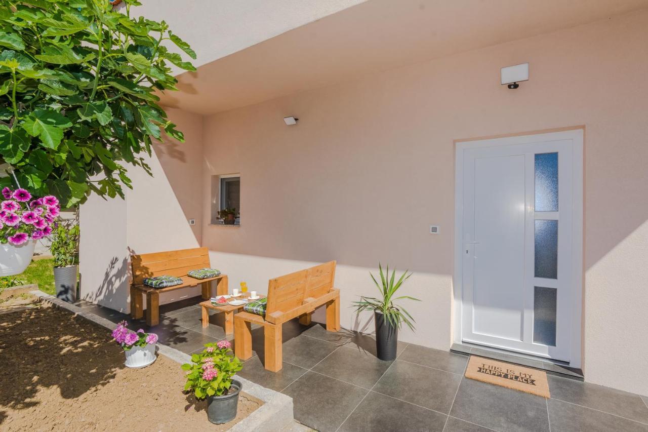 Lovely Apartment M&K In Peaceful Area - زادار المظهر الخارجي الصورة