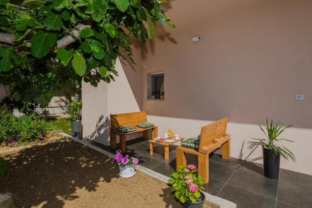 Lovely Apartment M&K In Peaceful Area - زادار المظهر الخارجي الصورة